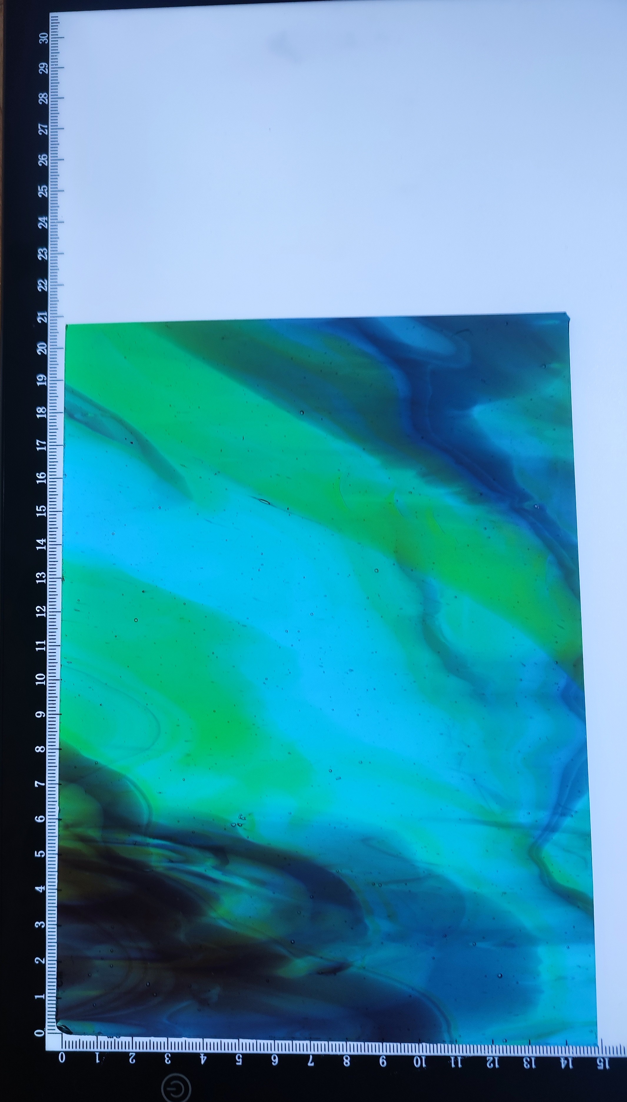 Κομμάτι Γυαλί Διάφανο Πολύχρωμο Πράσινο- Μώβ με υφή 15*21 εκατοστά